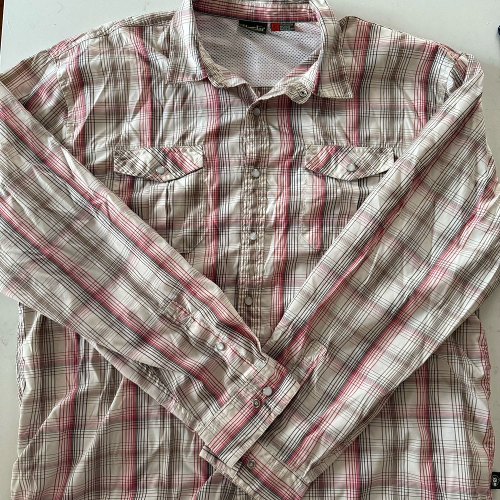 LIKE NEW men’s XL Howler Bros pearl snap shirt